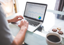 如果一个网站有了大量收录，但没排名，一般怎么处理