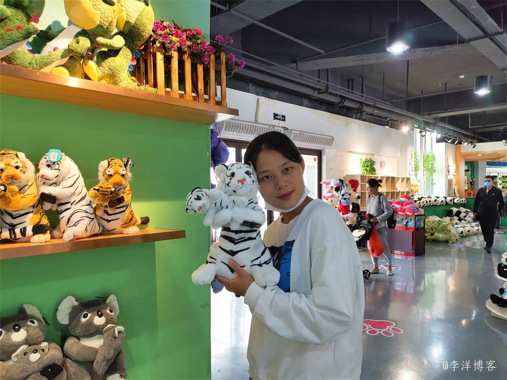 结婚4周年，既许一人以偏爱，愿尽余生之慷慨，感谢一路有你。